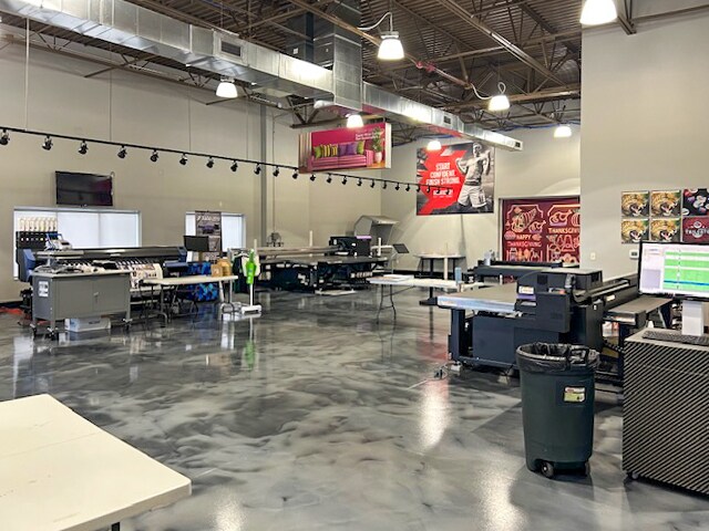 More Photos Of 4700 W Ryan Rd, Franklin General Retail For Lease