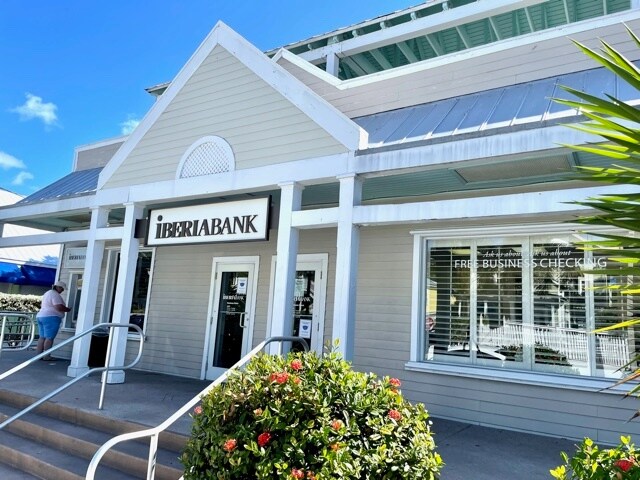 More Photos Of 1075 Duval St, Key West Apartments For Lease