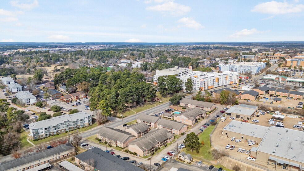 More Photos Of 2451 Lake Rd, Huntsville Apartments For Sale