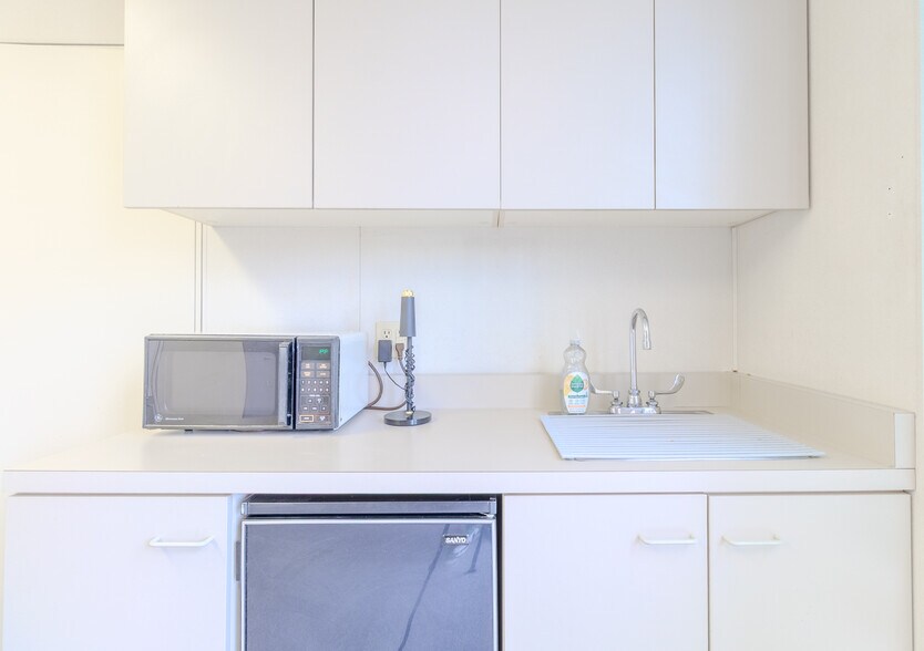 More Photos Of 346 Freeport Rd, New Kensington Medical For Lease