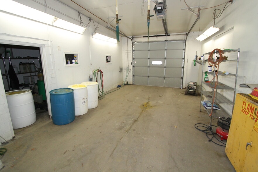 More Photos Of 400 S Pine St, Burlington General Retail For Sale