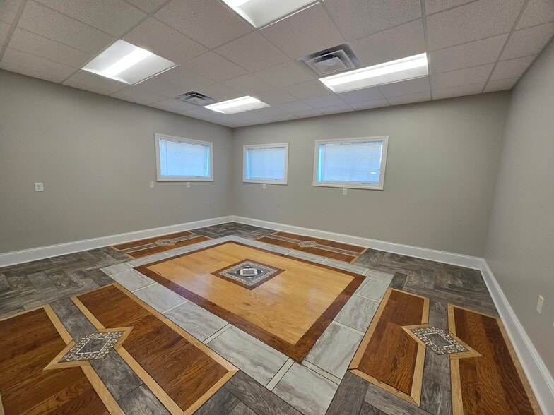 More Photos Of 3113 Mogadore Rd, Akron Warehouse For Sale