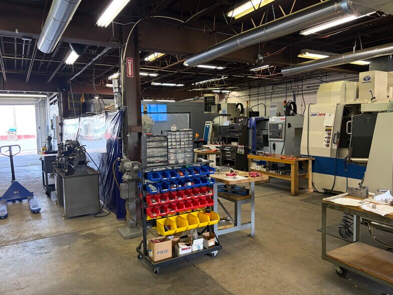 More Photos Of 78 W Main St, Reinholds Warehouse For Lease