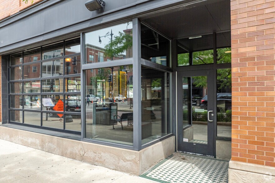 More Photos Of 1252-1322 S Halsted St, Chicago Unknown For Lease