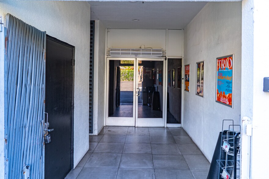 More Photos Of 707-745 N Palm Canyon Dr, Palm Springs Restaurant For Lease