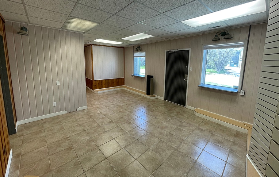 More Photos Of 545 Telfer St S, Winnipeg Storefront Retail Office For Sale
