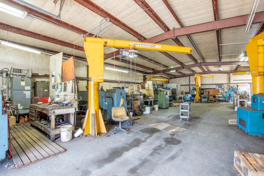 More Photos Of 2060 Highway 90 W, Sealy Manufacturing For Sale
