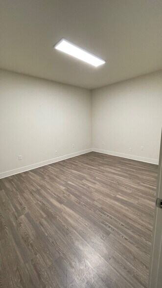 More Photos Of 1144 Pride Dr, New Braunfels Flex For Lease