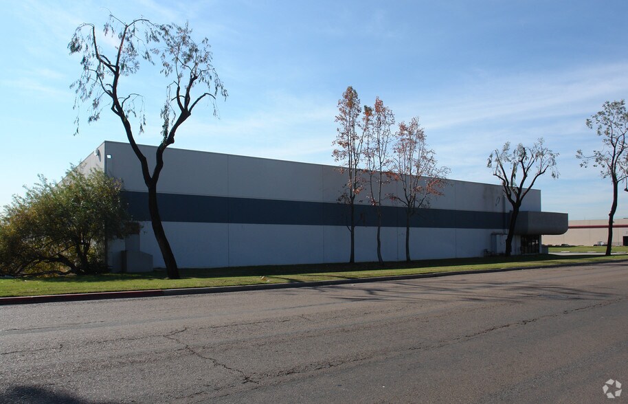 More Photos Of 9455 Cabot Dr, San Diego Distribution For Lease