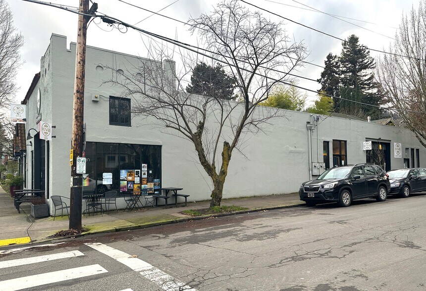 More Photos Of 1533 NW 24th Ave, Portland Freestanding For Sale
