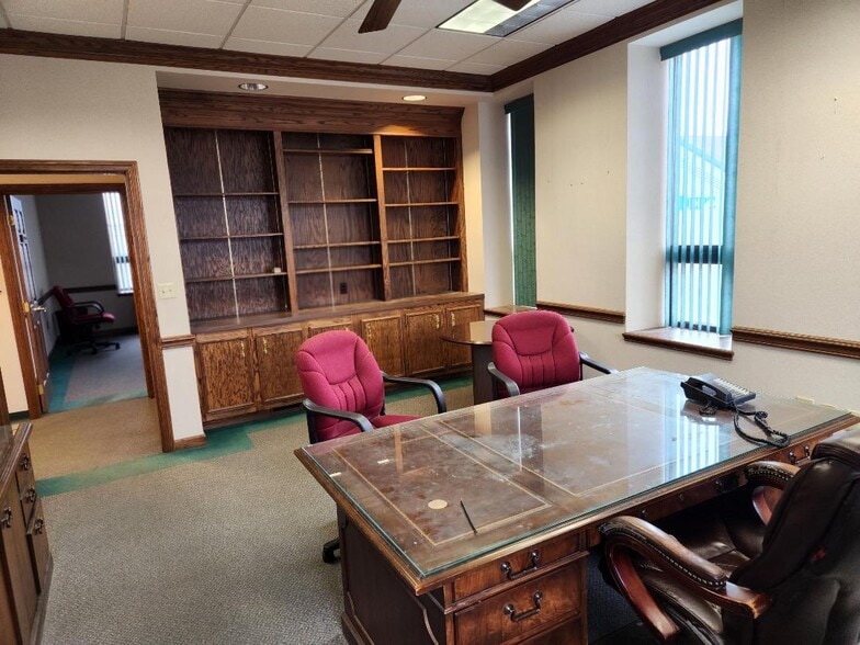 More Photos Of 373 Cleveland St, Rochester Medical For Lease