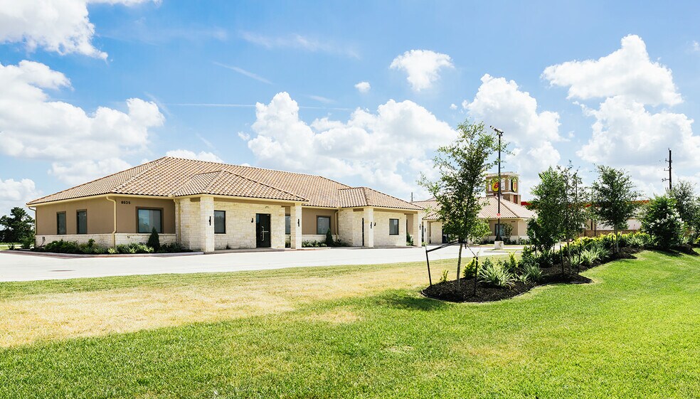 More Photos Of 8525 N Sam Houston Pkwy E, Humble Office For Sale