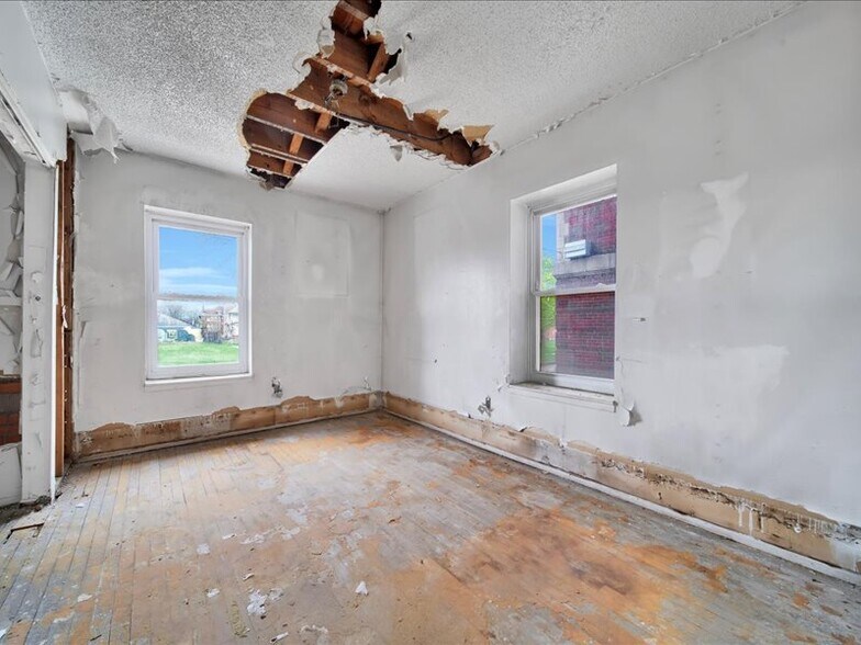 More Photos Of 280 Richton St, Highland Park Apartments For Sale