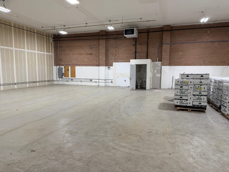 More Photos Of 351 Spook Rock Rd, Suffern Warehouse For Lease