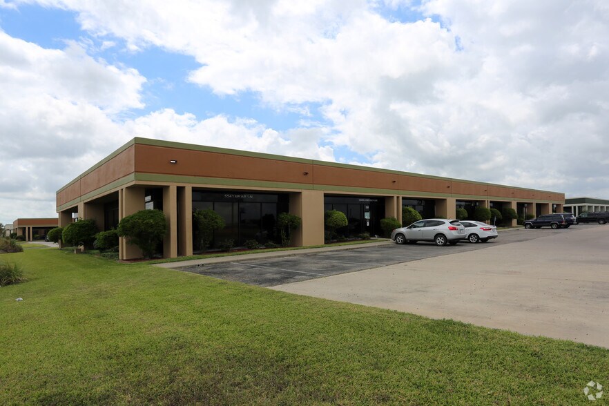 Primary Photo Of 5541 Bear Ln, Corpus Christi Flex For Sale