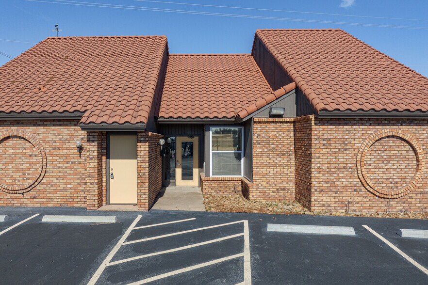 More Photos Of 3415 N Loy Lake Rd, Sherman Medical For Sale