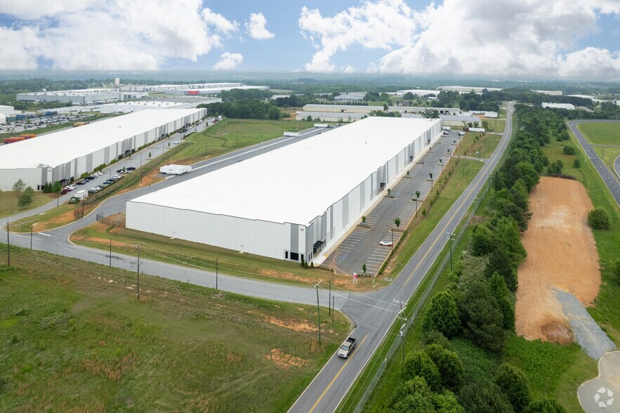 More Photos Of 915 Victor Hill Rd, Greer Warehouse For Sale