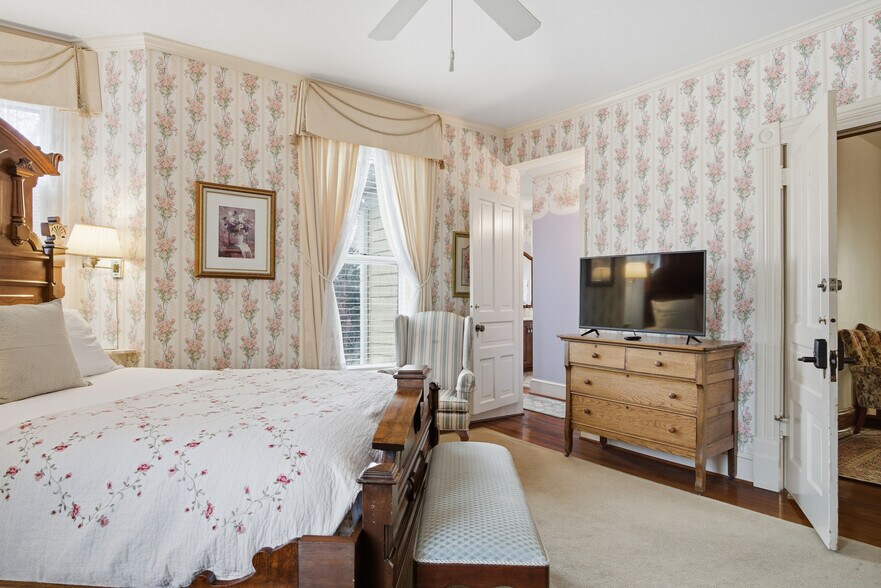 More Photos Of 311 E Main St, Christiansburg Hospitality For Sale