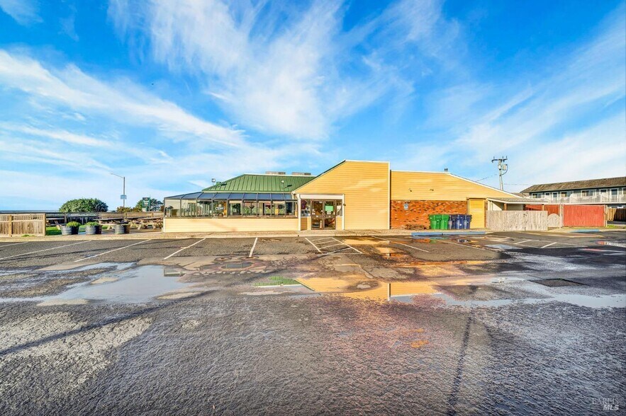 More Photos Of 760 S Main St, Fort Bragg Restaurant For Sale