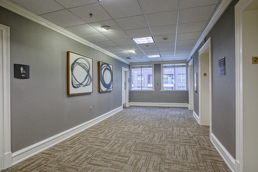 More Photos Of 6065 Roswell Rd NE, Atlanta Office For Sale