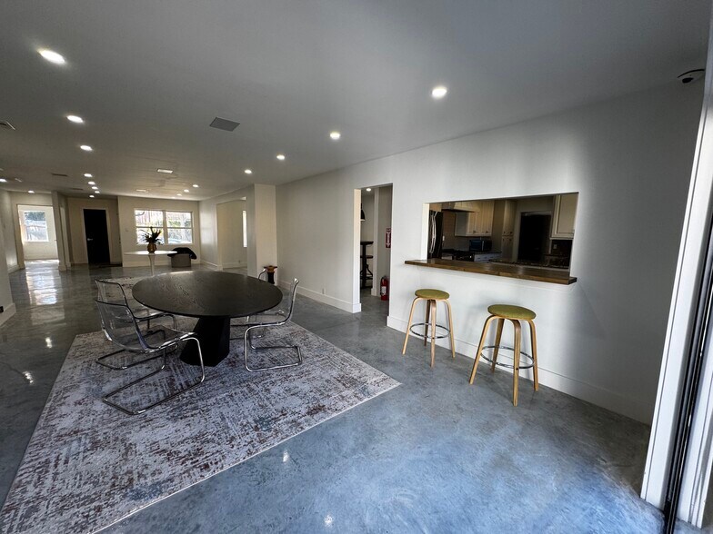 More Photos Of 4738 W. Alabama, Houston Loft Creative Space For Lease