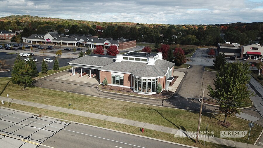 More Photos Of 1011 E Aurora Rd, Macedonia Storefront Retail Office For Lease
