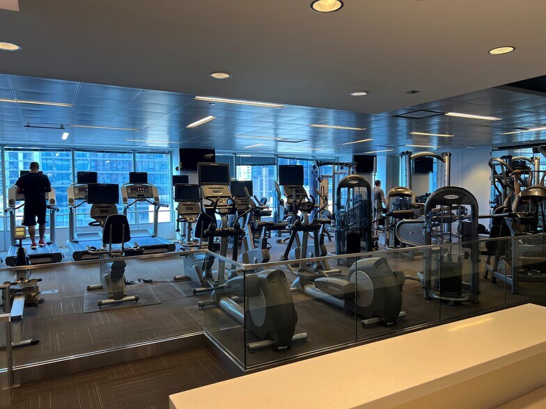 More Photos Of 550 W Washington Blvd, Chicago Office For Lease