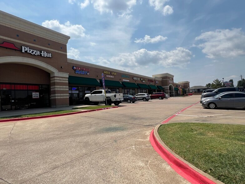More Photos Of 7650 I-35 E, Corinth Storefront For Lease