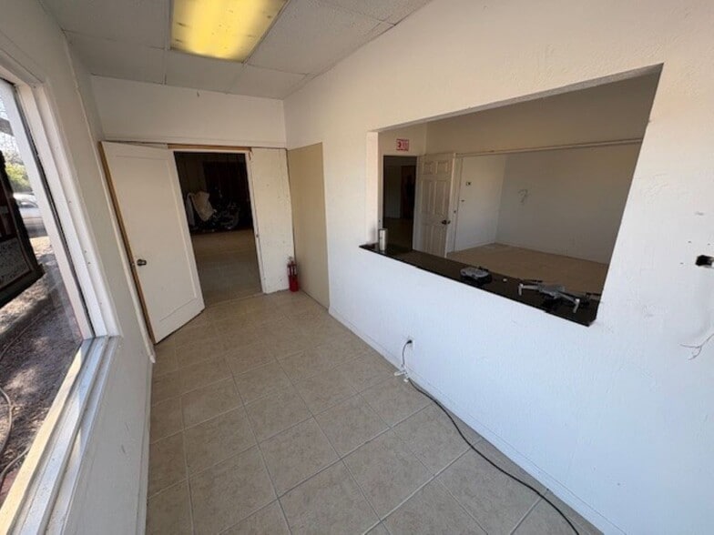 More Photos Of 6745 N Old Dixie Hwy, Fort Pierce Warehouse For Lease