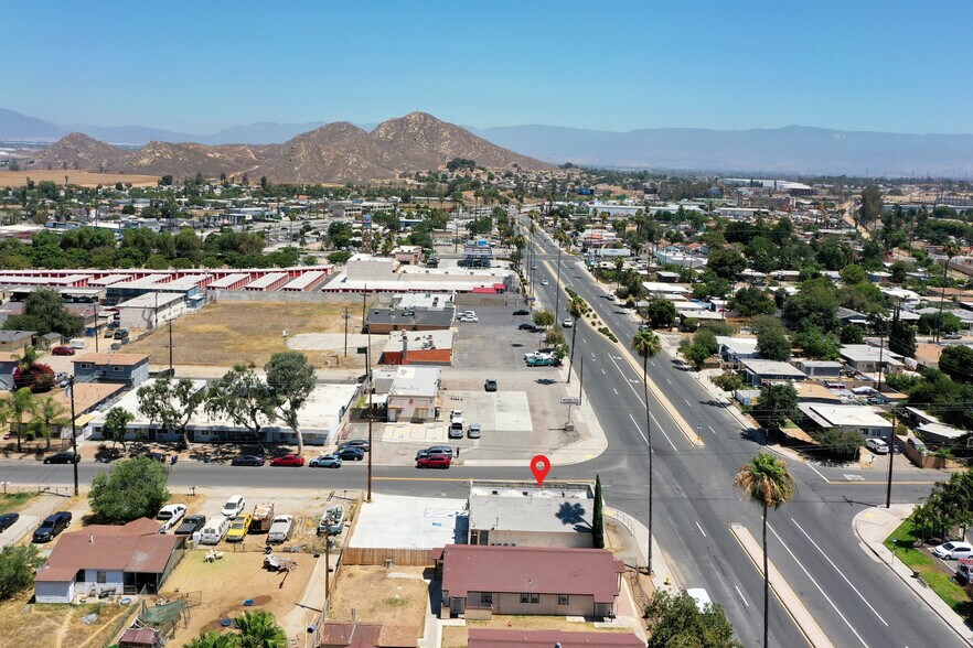 More Photos Of 451 Iowa Ave, Riverside Convenience Store For Sale