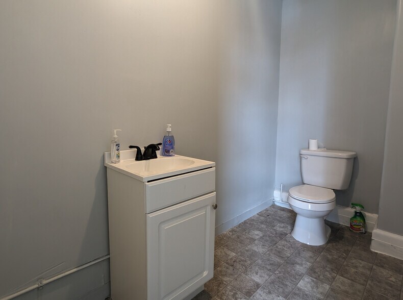 More Photos Of 1901 W Tioga St, Philadelphia Schools For Sale