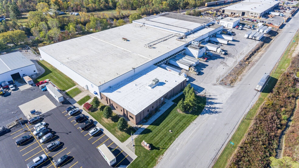 More Photos Of 7235 Vicksburg Pike, Fort Wayne Warehouse For Lease