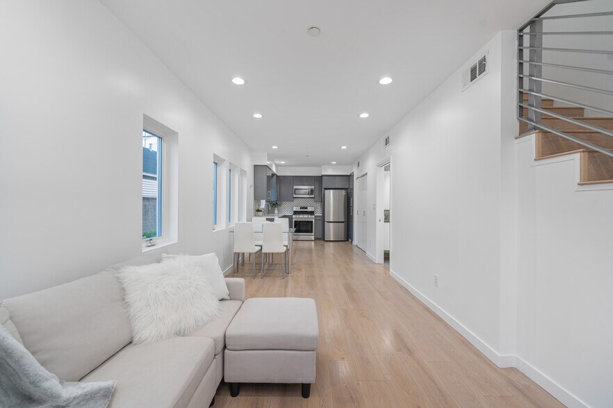 More Photos Of 10706 Camarillo St, Toluca Lake Apartments For Sale