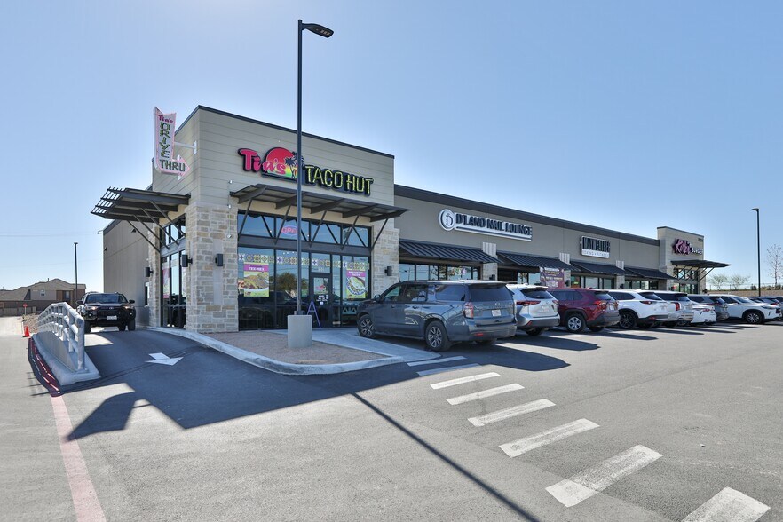 More Photos Of 12834 Potranco Rd, San Antonio Storefront For Sale