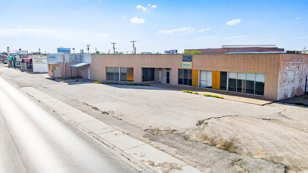 More Photos Of 305 E University Blvd, Odessa Storefront Retail Office For Lease