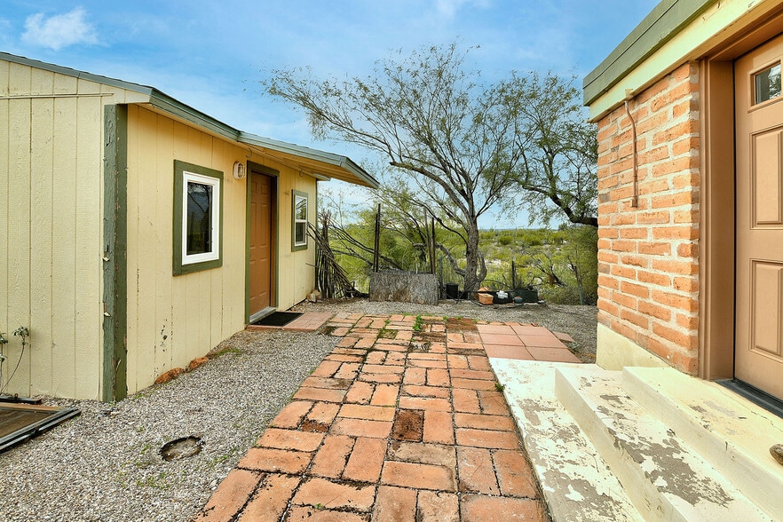 More Photos Of 2751 N Soldier Trl, Tucson Specialty For Sale