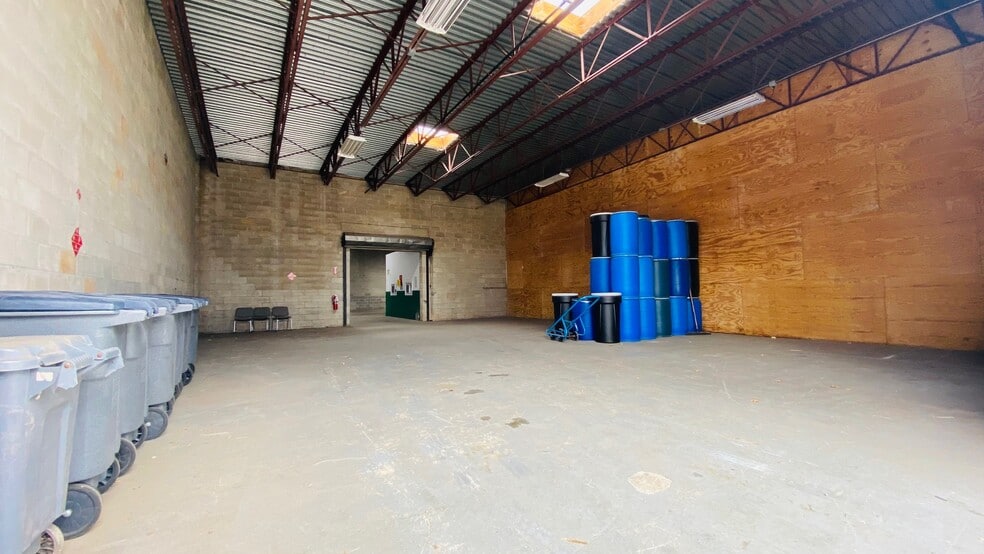 More Photos Of 33 Baron Blvd, Staten Island Warehouse For Lease