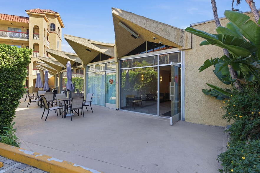 More Photos Of 2900 N San Fernando Blvd, Burbank Hotel For Lease