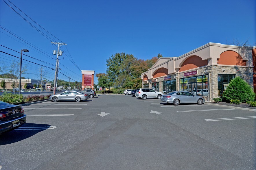 More Photos Of 1709 State Route 35, Oakhurst Freestanding For Lease