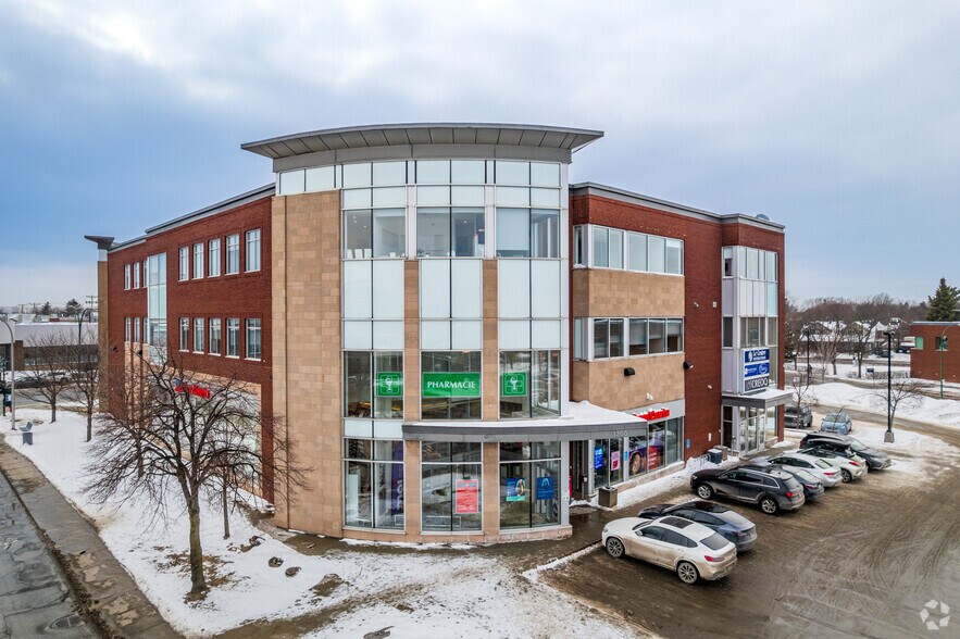Primary Photo Of 1361-1365 Av Beaumont, Mt Royal Storefront Retail Office For Lease