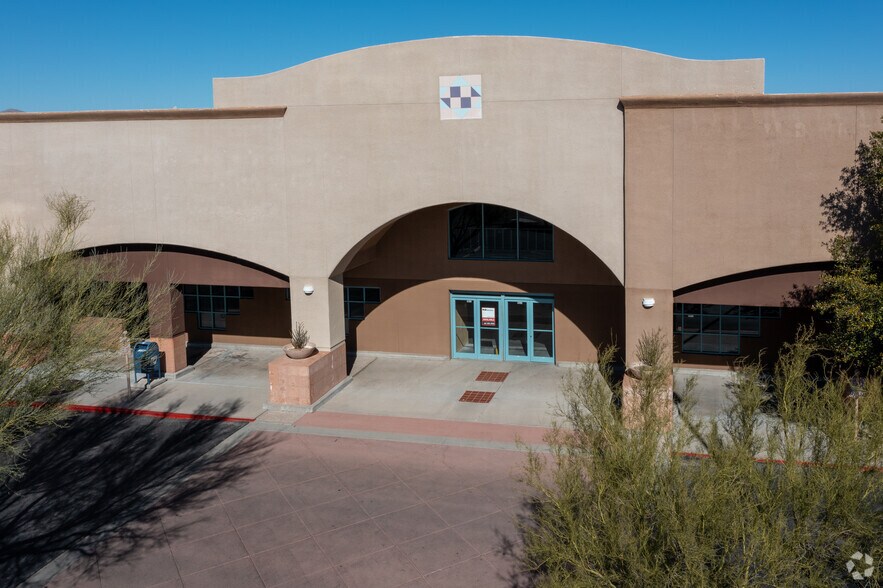 Primary Photo Of 12995-13005 N Oracle Rd, Tucson Freestanding For Lease