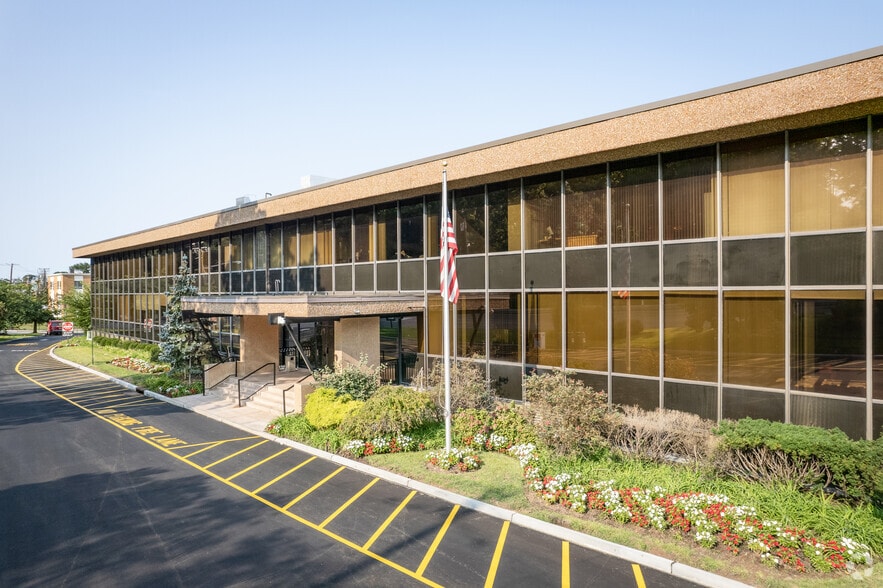 More Photos Of 560 Sylvan Ave, Englewood Cliffs Office For Lease