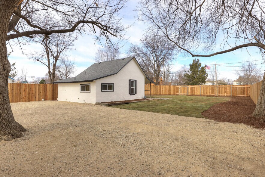 More Photos Of 218 N Avenue C, Kuna Apartments For Sale