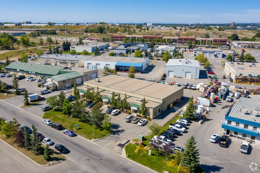 More Photos Of 5039-5051 13th St SE, Calgary Warehouse For Lease