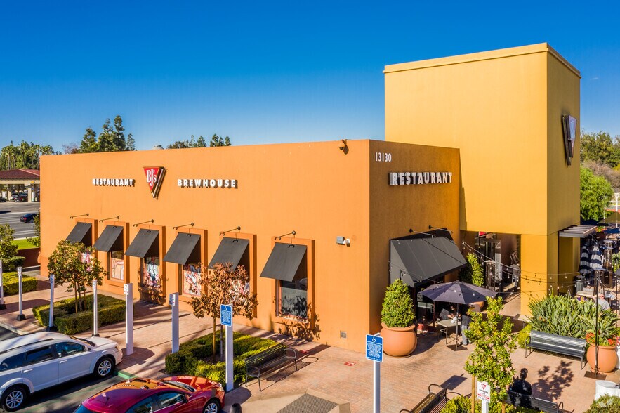 More Photos Of 2915-3011 El Camino Real, Tustin Unknown For Lease