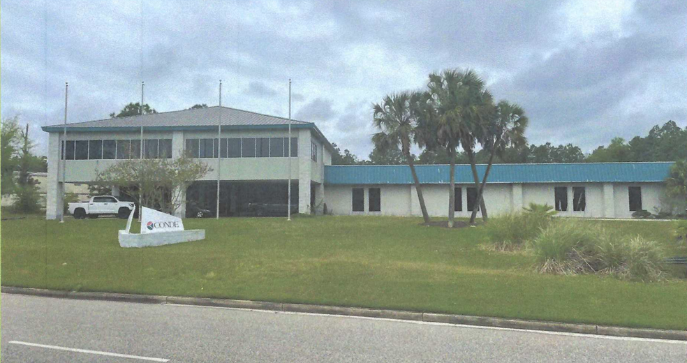 Primary Photo Of 5600 Commerce Blvd E, Mobile Showroom For Lease