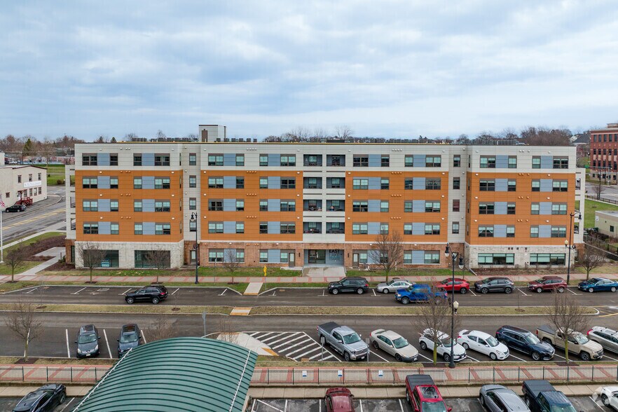 More Photos Of 18 E Cayuga St, Oswego Apartments For Lease