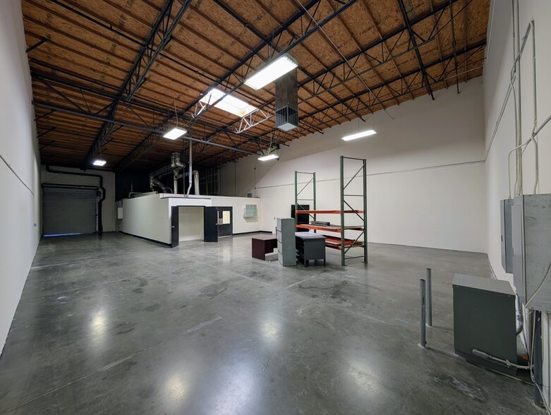 More Photos Of 42245 Remington Ave, Temecula Warehouse For Sale