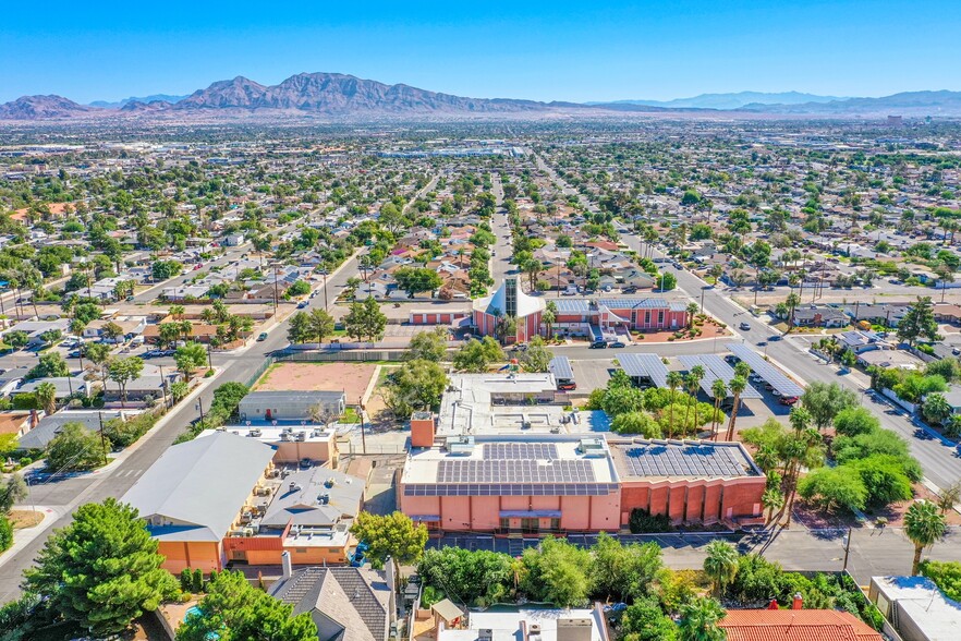 More Photos Of 1600 E Oakey Blvd, Las Vegas Schools For Sale