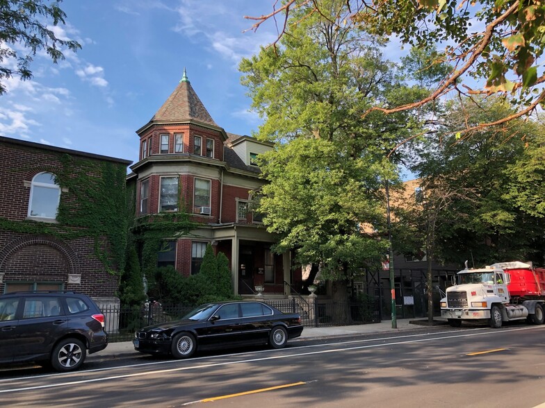 Primary Photo Of 717 W 18th St, Chicago Apartments For Sale